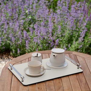 ADJ Поднос Linfinito, 42x36xH5 см., цвет: белый/панна котта, фурнитура графит ADJ Поднос Linfinito, 42x36xH5 см., цвет: белый/панна котта, фурнитура графит